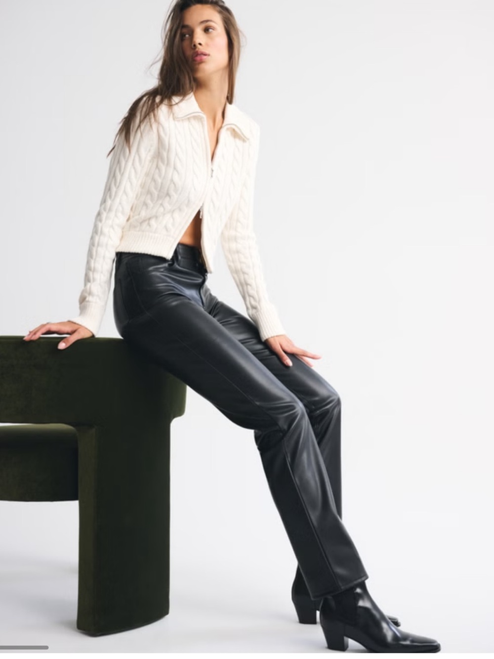 Abercrombie & Fitch Black Vegan Leather ultra-high-rise the 90s Straight 2 Long